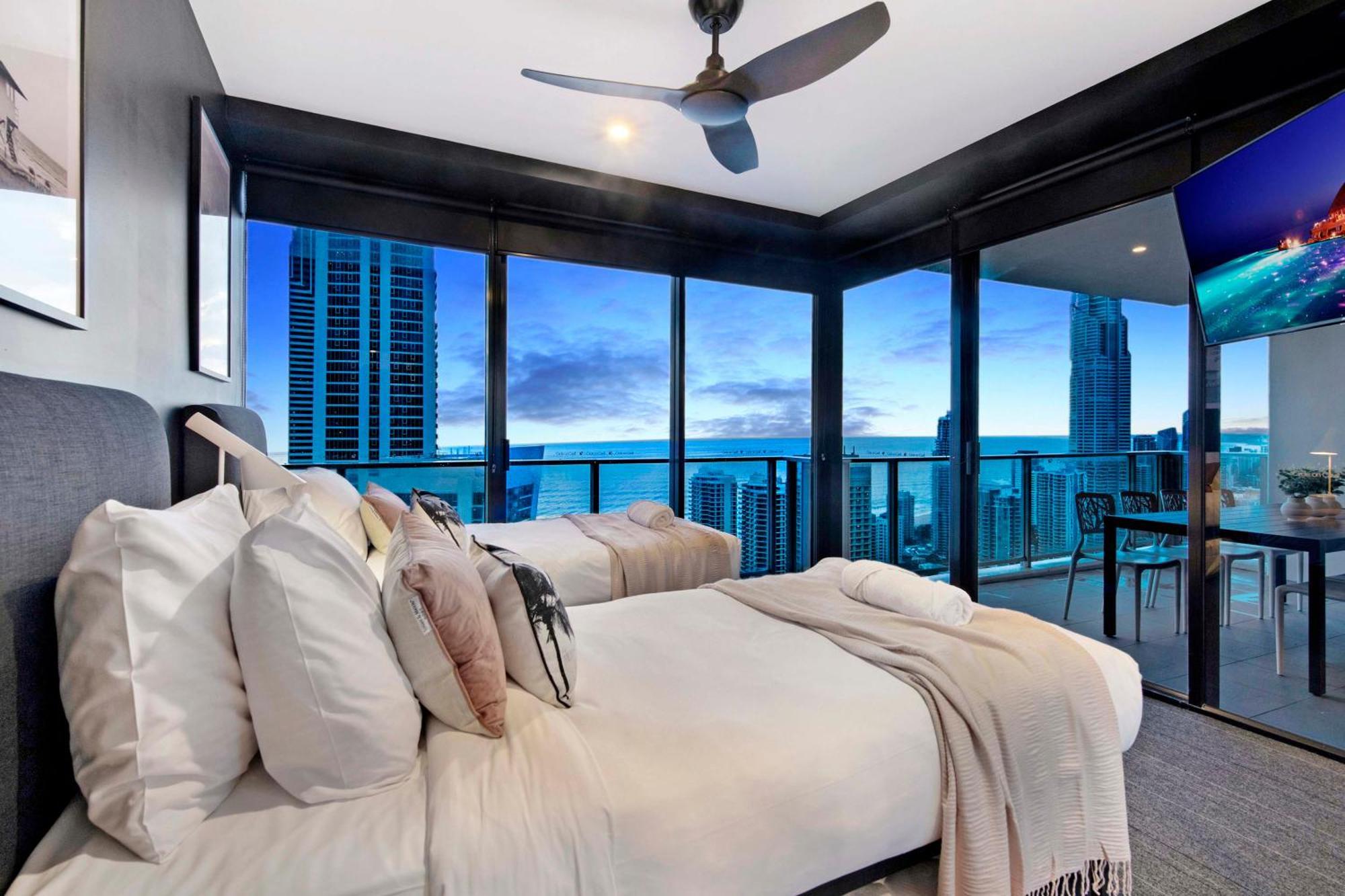 Ocean View Apartments With Balcony - Circle On Cavill - Central Location! - Self Contained & Privately Managed Gold Coast Exterior photo