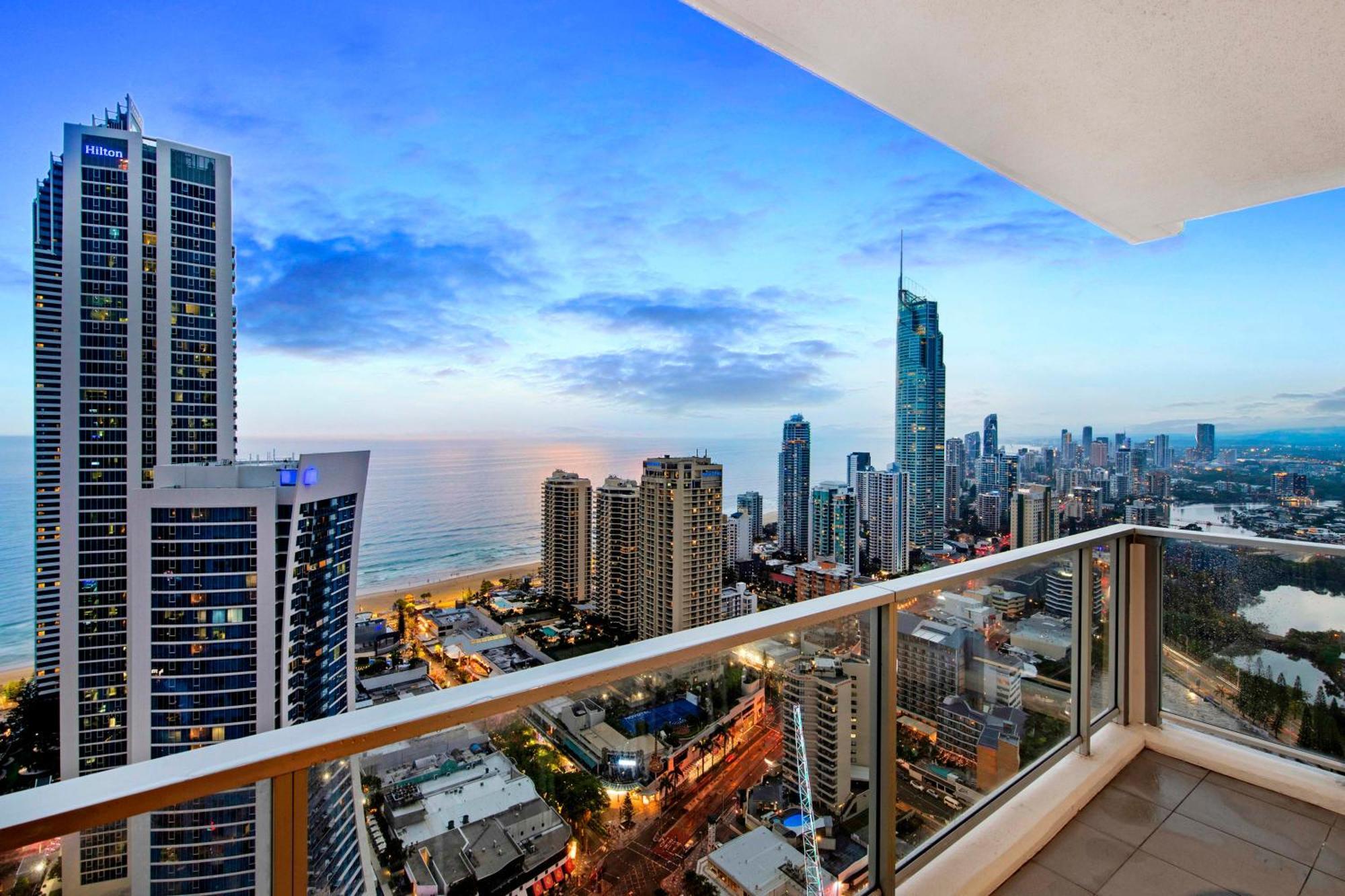 Ocean View Apartments With Balcony - Circle On Cavill - Central Location! - Self Contained & Privately Managed Gold Coast Exterior photo